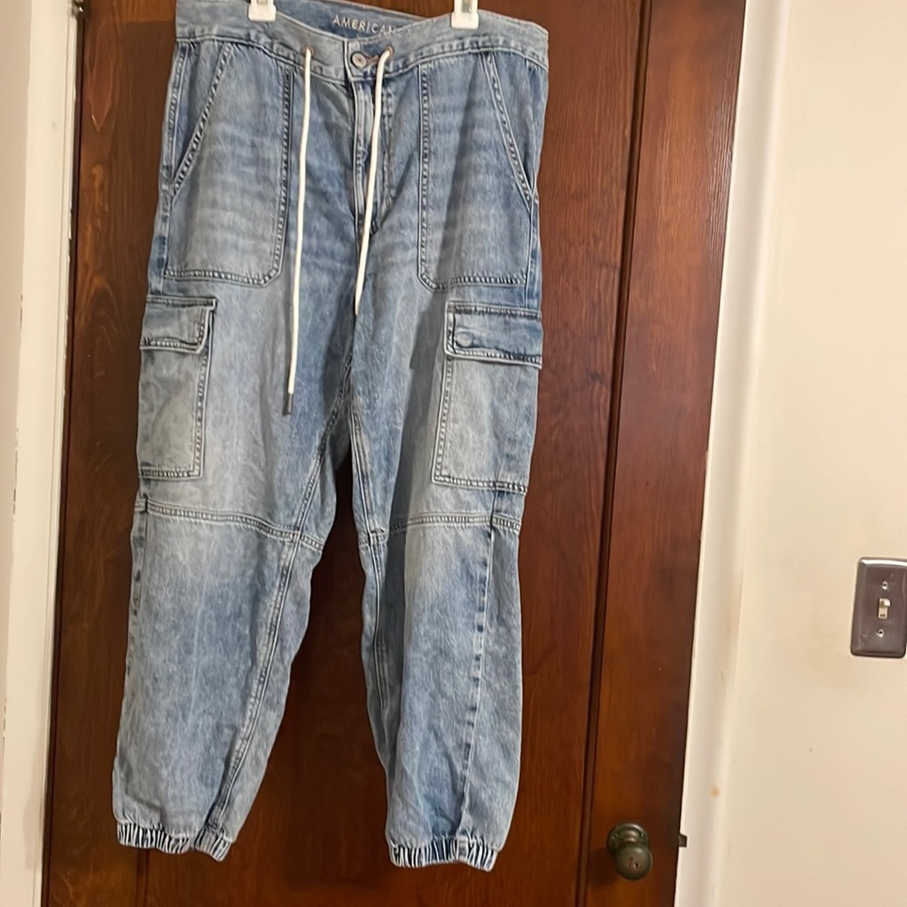 American Eagle jogger jeans